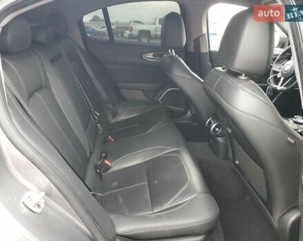 Сірий Альфа Ромео Джулія, об'ємом двигуна 2 л та пробігом 96 тис. км за 6100 $, фото 9 на Automoto.ua