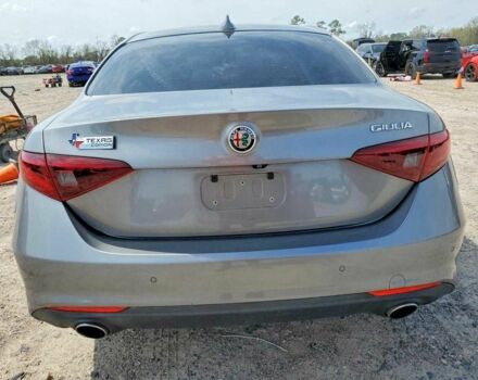 Серый Альфа Ромео Джулия, объемом двигателя 2 л и пробегом 43 тыс. км за 3700 $, фото 5 на Automoto.ua