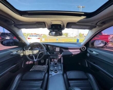 Серый Альфа Ромео Джулия, объемом двигателя 2 л и пробегом 35 тыс. км за 17300 $, фото 7 на Automoto.ua