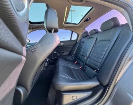 Серый Альфа Ромео Джулия, объемом двигателя 2 л и пробегом 35 тыс. км за 17300 $, фото 9 на Automoto.ua