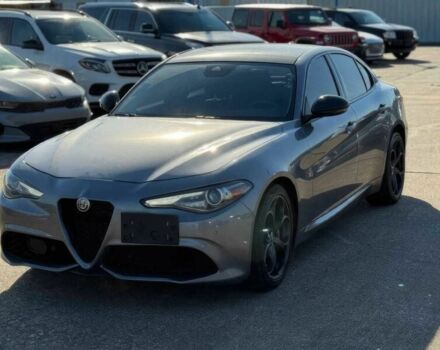 Серый Альфа Ромео Джулия, объемом двигателя 2 л и пробегом 35 тыс. км за 17300 $, фото 1 на Automoto.ua