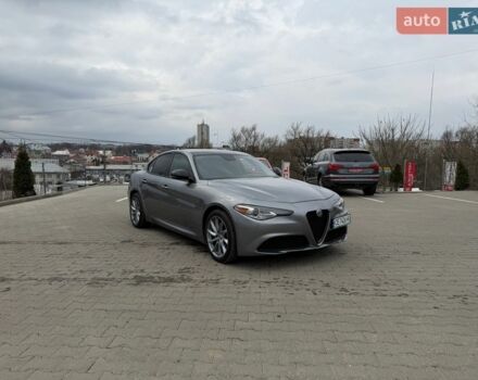 Сірий Альфа Ромео Джулія, об'ємом двигуна 2 л та пробігом 60 тис. км за 20700 $, фото 2 на Automoto.ua