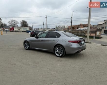 Сірий Альфа Ромео Джулія, об'ємом двигуна 2 л та пробігом 60 тис. км за 20700 $, фото 4 на Automoto.ua