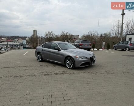 Сірий Альфа Ромео Джулія, об'ємом двигуна 2 л та пробігом 60 тис. км за 20700 $, фото 1 на Automoto.ua