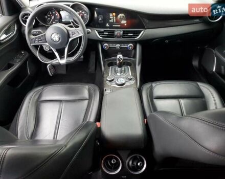 Сірий Альфа Ромео Джулія, об'ємом двигуна 2 л та пробігом 96 тис. км за 6100 $, фото 7 на Automoto.ua