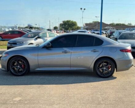 Серый Альфа Ромео Джулия, объемом двигателя 2 л и пробегом 35 тыс. км за 17300 $, фото 3 на Automoto.ua