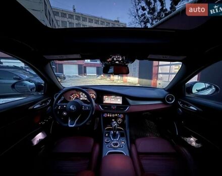 Серый Альфа Ромео Джулия, объемом двигателя 2 л и пробегом 102 тыс. км за 26800 $, фото 25 на Automoto.ua