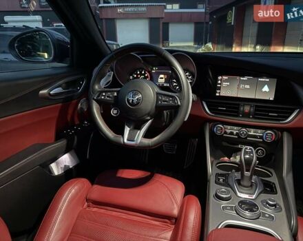 Серый Альфа Ромео Джулия, объемом двигателя 2 л и пробегом 102 тыс. км за 26800 $, фото 16 на Automoto.ua