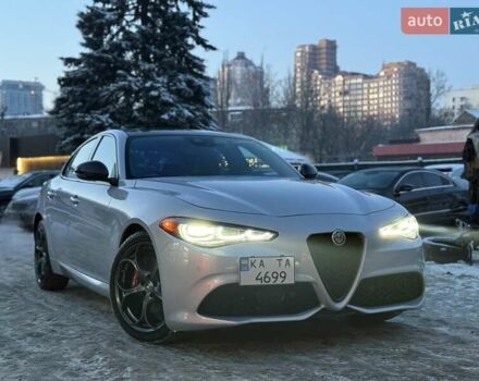 Серый Альфа Ромео Джулия, объемом двигателя 2 л и пробегом 102 тыс. км за 26800 $, фото 1 на Automoto.ua