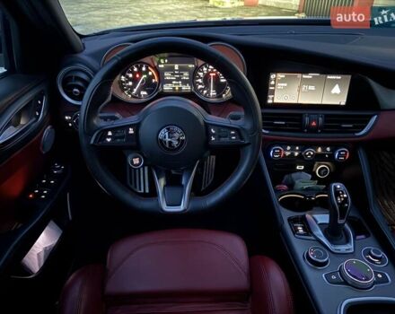 Серый Альфа Ромео Джулия, объемом двигателя 2 л и пробегом 102 тыс. км за 26800 $, фото 6 на Automoto.ua