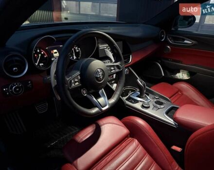 Серый Альфа Ромео Джулия, объемом двигателя 2 л и пробегом 102 тыс. км за 26800 $, фото 26 на Automoto.ua