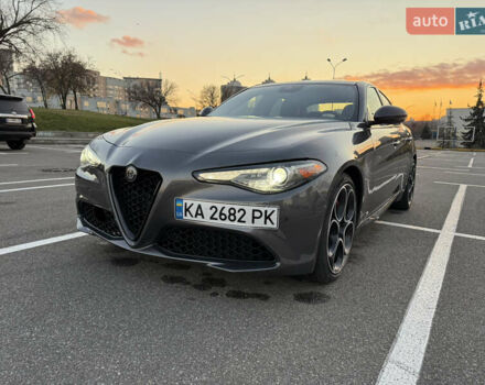 Серый Альфа Ромео Джулия, объемом двигателя 2 л и пробегом 50 тыс. км за 19500 $, фото 5 на Automoto.ua