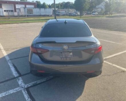 Серый Альфа Ромео Джулия, объемом двигателя 2 л и пробегом 14 тыс. км за 12600 $, фото 5 на Automoto.ua