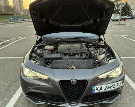 Серый Альфа Ромео Джулия, объемом двигателя 2 л и пробегом 50 тыс. км за 19500 $, фото 14 на Automoto.ua