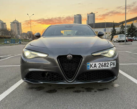 Серый Альфа Ромео Джулия, объемом двигателя 2 л и пробегом 50 тыс. км за 19500 $, фото 4 на Automoto.ua