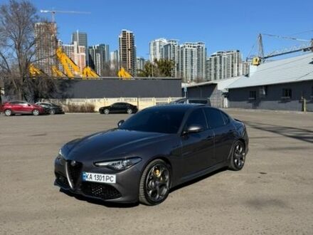 Сірий Альфа Ромео Джулія, об'ємом двигуна 2 л та пробігом 66 тис. км за 19200 $, фото 1 на Automoto.ua