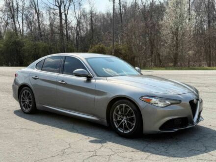 Сірий Альфа Ромео Джулія, об'ємом двигуна 2 л та пробігом 35 тис. км за 5000 $, фото 1 на Automoto.ua