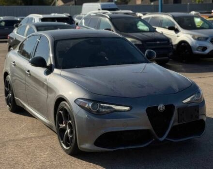 Сірий Альфа Ромео Джулія, об'ємом двигуна 2 л та пробігом 35 тис. км за 17300 $, фото 1 на Automoto.ua