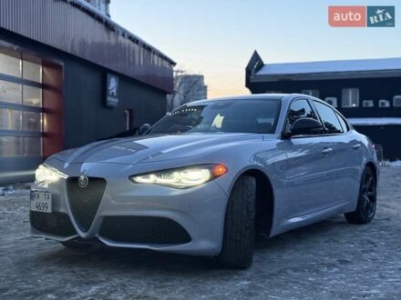 Серый Альфа Ромео Джулия, объемом двигателя 2 л и пробегом 102 тыс. км за 26800 $, фото 1 на Automoto.ua