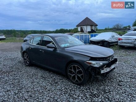 Сірий Альфа Ромео Джулія, об'ємом двигуна 2 л та пробігом 134 тис. км за 10200 $, фото 1 на Automoto.ua