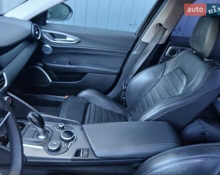 Синий Альфа Ромео Джулия, объемом двигателя 2 л и пробегом 119 тыс. км за 16999 $, фото 4 на Automoto.ua