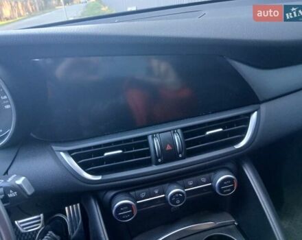 Синий Альфа Ромео Джулия, объемом двигателя 2 л и пробегом 119 тыс. км за 16999 $, фото 7 на Automoto.ua