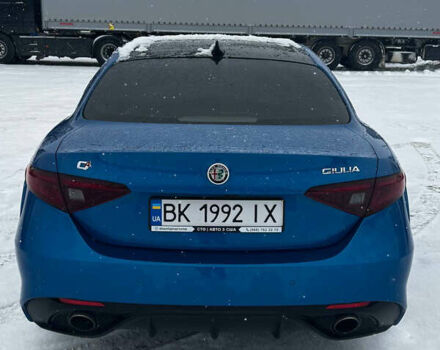 Синій Альфа Ромео Джулія, об'ємом двигуна 2 л та пробігом 128 тис. км за 20999 $, фото 4 на Automoto.ua