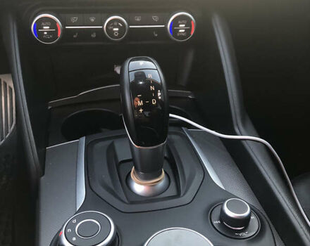 Синий Альфа Ромео Джулия, объемом двигателя 2 л и пробегом 112 тыс. км за 17999 $, фото 5 на Automoto.ua