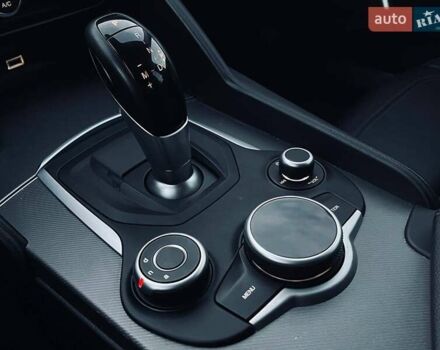 Синій Альфа Ромео Джулія, об'ємом двигуна 2 л та пробігом 122 тис. км за 16999 $, фото 16 на Automoto.ua