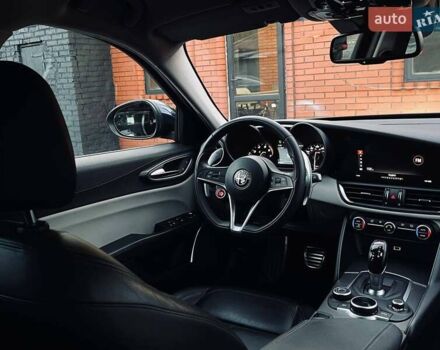 Синій Альфа Ромео Джулія, об'ємом двигуна 2 л та пробігом 122 тис. км за 16999 $, фото 19 на Automoto.ua