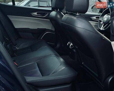 Синій Альфа Ромео Джулія, об'ємом двигуна 2 л та пробігом 122 тис. км за 16999 $, фото 13 на Automoto.ua