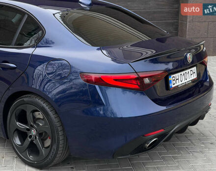 Синій Альфа Ромео Джулія, об'ємом двигуна 2 л та пробігом 126 тис. км за 19650 $, фото 3 на Automoto.ua