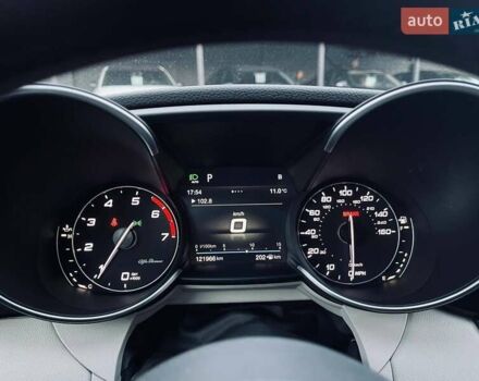 Синій Альфа Ромео Джулія, об'ємом двигуна 2 л та пробігом 122 тис. км за 16999 $, фото 7 на Automoto.ua