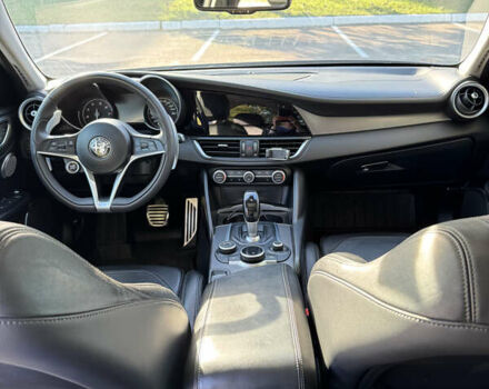 Синий Альфа Ромео Джулия, объемом двигателя 2 л и пробегом 123 тыс. км за 24900 $, фото 5 на Automoto.ua