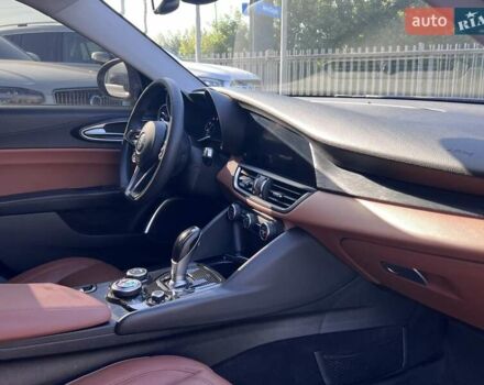 Синий Альфа Ромео Джулия, объемом двигателя 2 л и пробегом 186 тыс. км за 18490 $, фото 31 на Automoto.ua