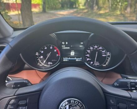 Синій Альфа Ромео Джулія, об'ємом двигуна 2 л та пробігом 83 тис. км за 14500 $, фото 4 на Automoto.ua