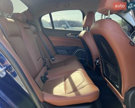 Синий Альфа Ромео Джулия, объемом двигателя 2 л и пробегом 186 тыс. км за 18490 $, фото 33 на Automoto.ua