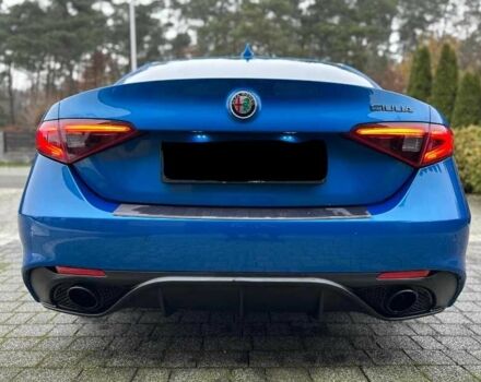 Синий Альфа Ромео Джулия, объемом двигателя 2 л и пробегом 65 тыс. км за 12300 $, фото 7 на Automoto.ua