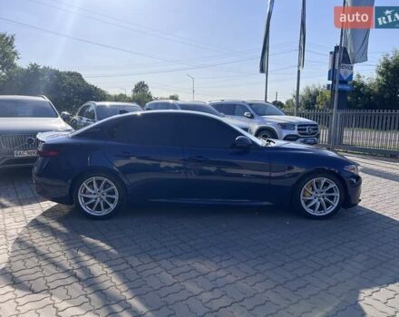 Синій Альфа Ромео Джулія, об'ємом двигуна 2 л та пробігом 186 тис. км за 16890 $, фото 1 на Automoto.ua