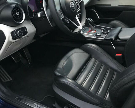 Синий Альфа Ромео Джулия, объемом двигателя 2 л и пробегом 69 тыс. км за 21500 $, фото 2 на Automoto.ua