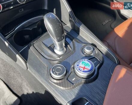 Синій Альфа Ромео Джулія, об'ємом двигуна 2 л та пробігом 186 тис. км за 16890 $, фото 24 на Automoto.ua