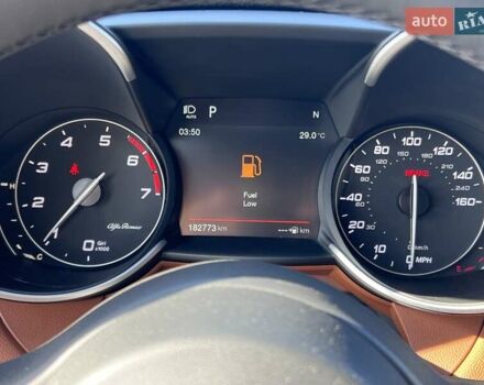 Синий Альфа Ромео Джулия, объемом двигателя 2 л и пробегом 186 тыс. км за 18490 $, фото 20 на Automoto.ua