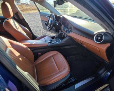 Синій Альфа Ромео Джулія, об'ємом двигуна 2 л та пробігом 33 тис. км за 5000 $, фото 6 на Automoto.ua