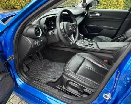 Синий Альфа Ромео Джулия, объемом двигателя 2 л и пробегом 65 тыс. км за 12300 $, фото 9 на Automoto.ua