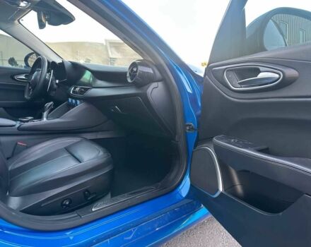 Синій Альфа Ромео Джулія, об'ємом двигуна 2 л та пробігом 34 тис. км за 5000 $, фото 6 на Automoto.ua