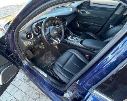 Синій Альфа Ромео Джулія, об'ємом двигуна 2 л та пробігом 32 тис. км за 23800 $, фото 11 на Automoto.ua