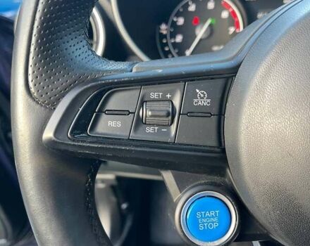 Синій Альфа Ромео Джулія, об'ємом двигуна 2 л та пробігом 32 тис. км за 23800 $, фото 20 на Automoto.ua