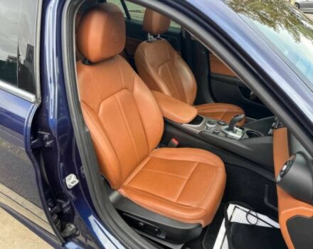 Синий Альфа Ромео Джулия, объемом двигателя 2 л и пробегом 34 тыс. км за 20100 $, фото 9 на Automoto.ua