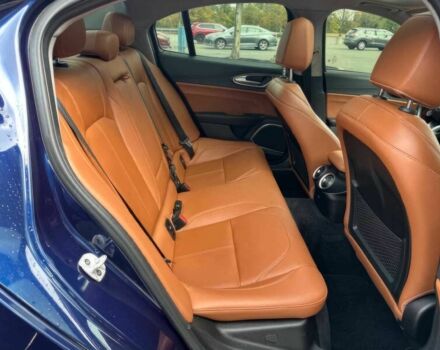 Синий Альфа Ромео Джулия, объемом двигателя 2 л и пробегом 34 тыс. км за 20100 $, фото 10 на Automoto.ua