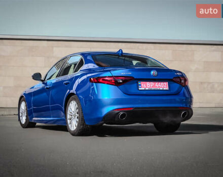 Синий Альфа Ромео Джулия, объемом двигателя 2 л и пробегом 109 тыс. км за 18300 $, фото 4 на Automoto.ua